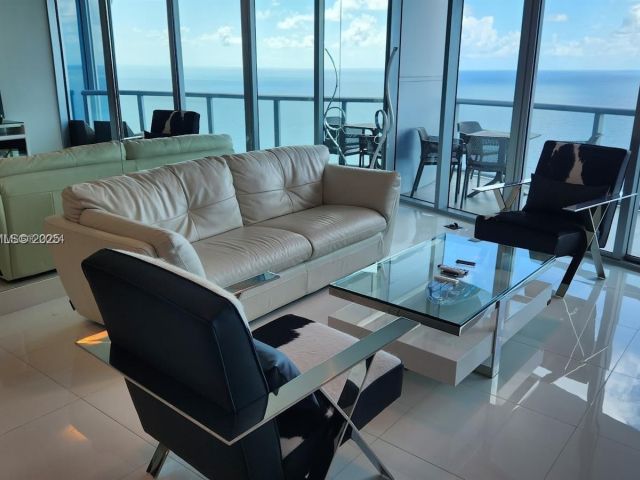 Apartment for rent  Unit #3705 - photo 6636055