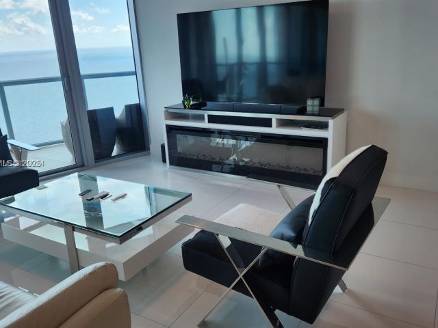 Apartment for rent  Unit #3705 - photo 6636056