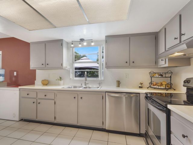 Home for sale at 101 N Sequoia Drive N - photo 6656408