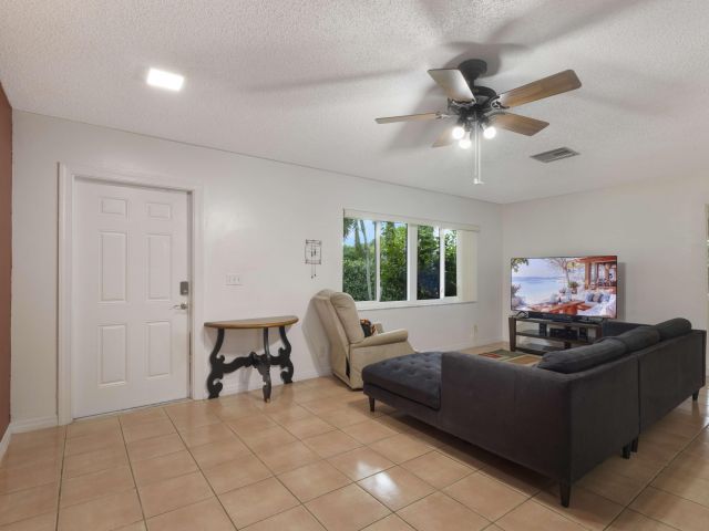 Home for sale at 101 N Sequoia Drive N - photo 6656417