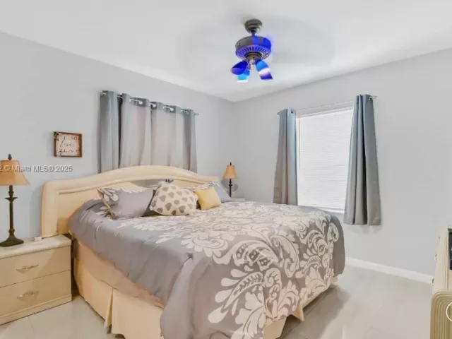 3-bedroom home for sale in West Palm Beach - 822 Avenida Hermosa - MondialRealty