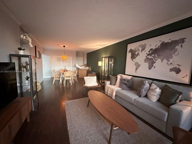 1-bedroom condo for rent in Hollywood - 3000 S Ocean Dr 612 - MondialRealty