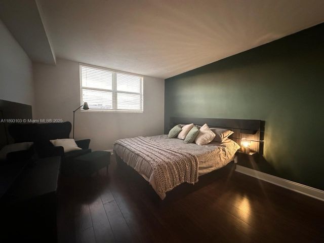 1-bedroom condo for rent in Hollywood - 3000 S Ocean Dr 612 - MondialRealty