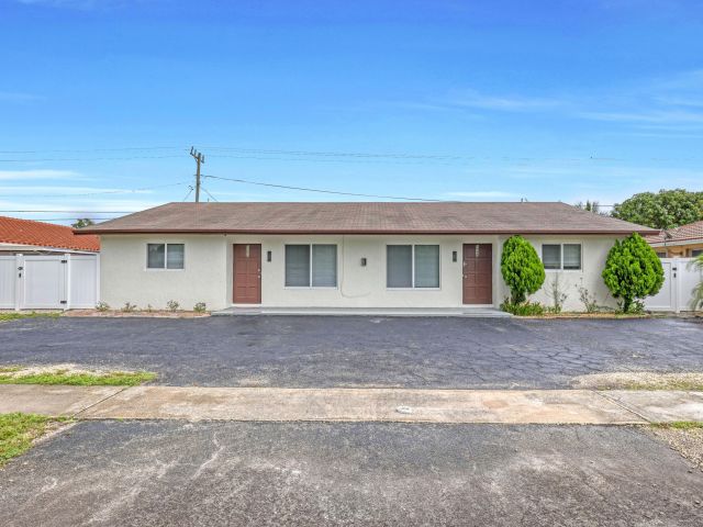 Home for rent at 3548 NE 5th Drive - photo 6644010