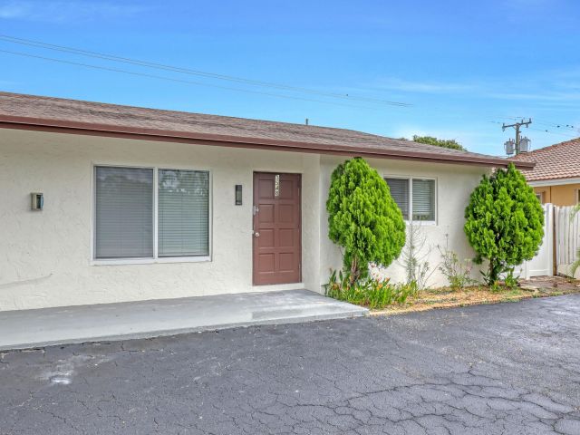 Home for rent at 3548 NE 5th Drive - photo 6644014