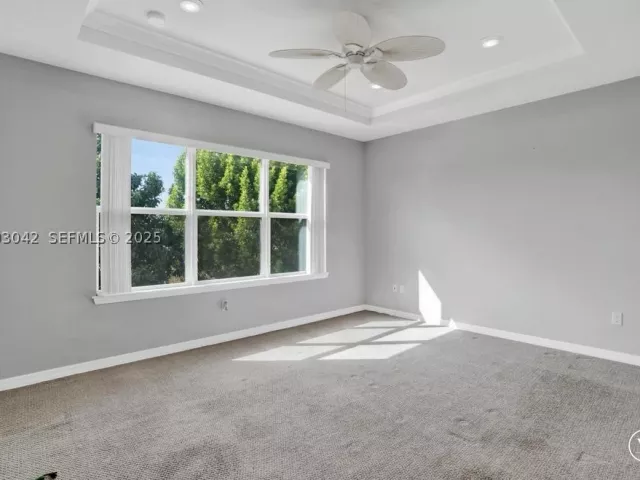 3-bedroom home for sale in Hollywood - 1422 Silk Oak Dr - MondialRealty