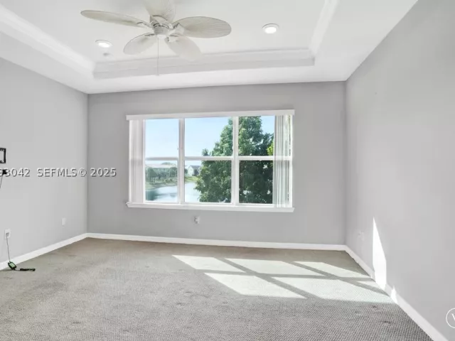 3-bedroom home for sale in Hollywood - 1422 Silk Oak Dr - MondialRealty
