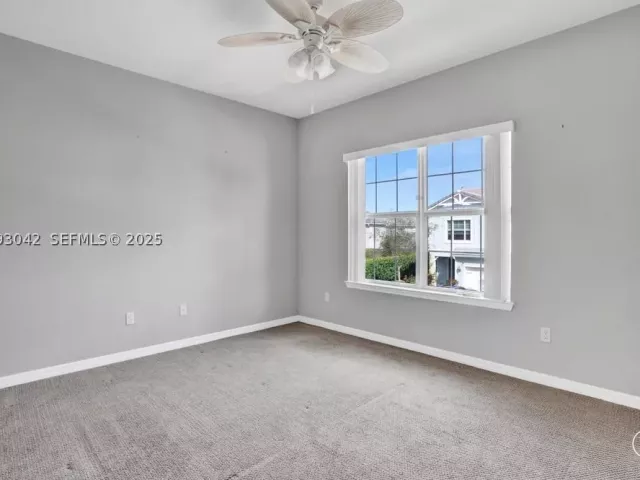 3-bedroom home for sale in Hollywood - 1422 Silk Oak Dr - MondialRealty