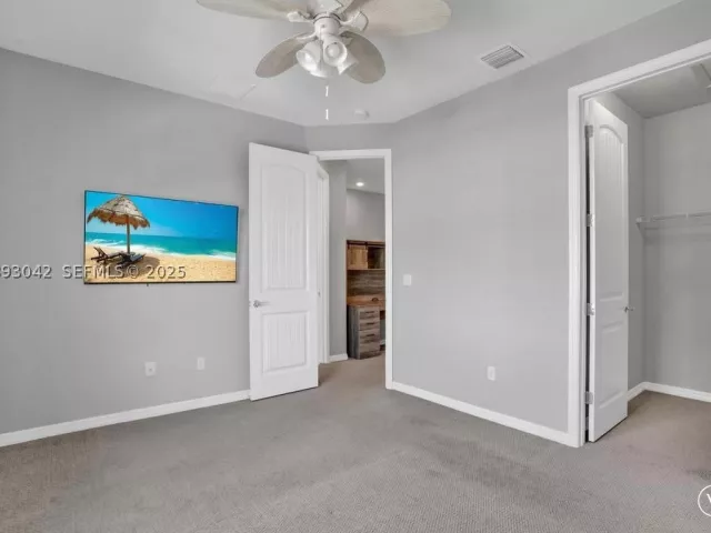 3-bedroom home for sale in Hollywood - 1422 Silk Oak Dr - MondialRealty