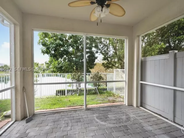3-bedroom home for sale in Hollywood - 1422 Silk Oak Dr - MondialRealty