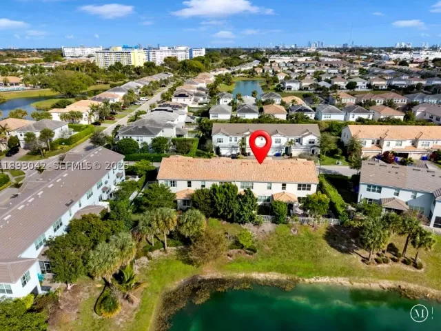3-bedroom home for sale in Hollywood - 1422 Silk Oak Dr - MondialRealty