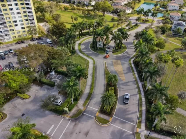 3-bedroom home for sale in Hollywood - 1422 Silk Oak Dr - MondialRealty