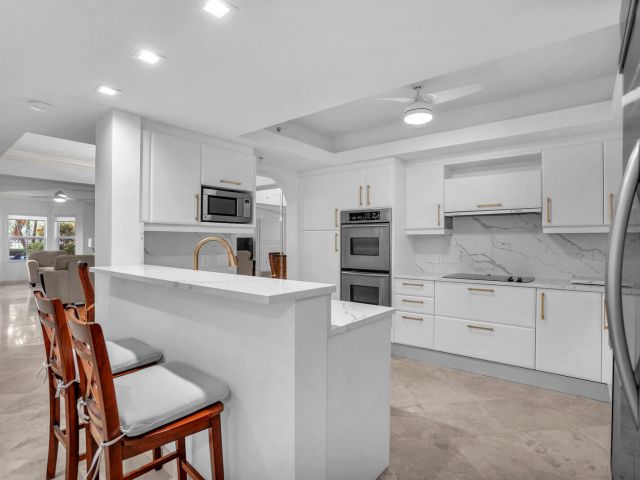 Home for rent at 2051 SE 3rd Street Th7 - photo 6642958