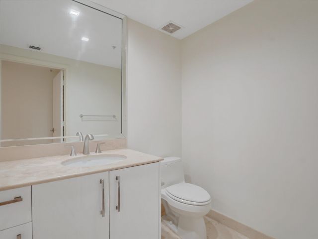 Home for rent at 2051 SE 3rd Street Th7 - photo 6642959