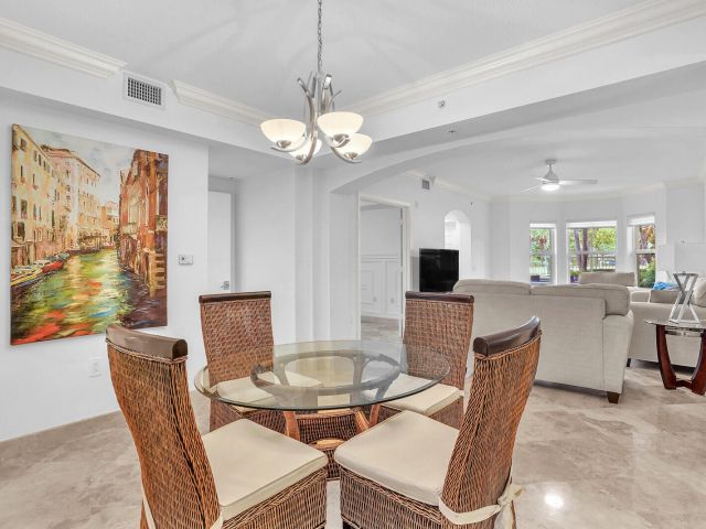 Home for rent at 2051 SE 3rd Street Th7 - photo 6642961