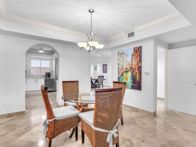 Home for rent at 2051 SE 3rd Street Th7 - photo 6642963