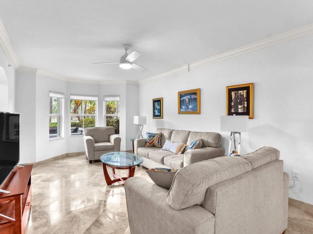 Home for rent at 2051 SE 3rd Street Th7 - photo 6642968