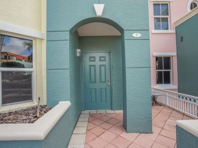 Home for rent at 2051 SE 3rd Street Th7 - photo 6642970