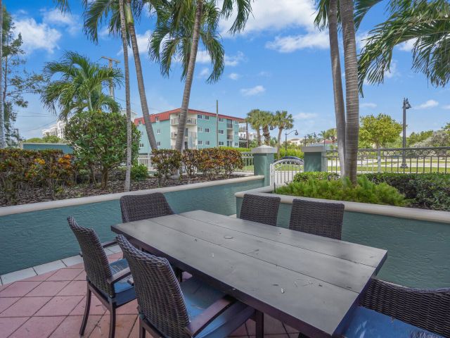 Home for rent at 2051 SE 3rd Street Th7 - photo 6642971