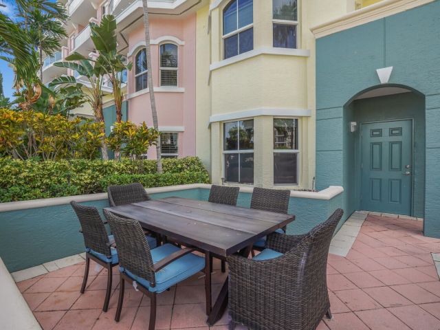 Home for rent at 2051 SE 3rd Street Th7 - photo 6642972