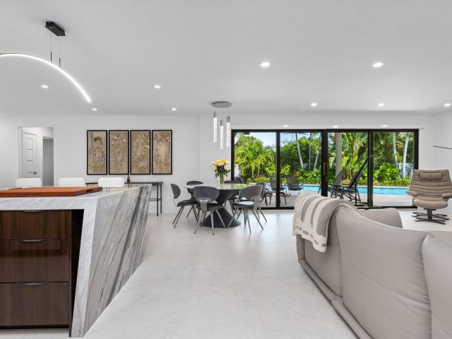 Home for sale at 843 NE Mulberry Drive - photo 6643992