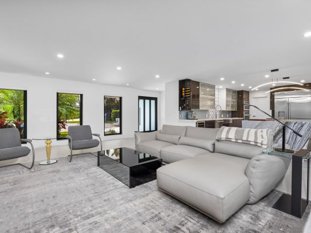 Home for sale at 843 NE Mulberry Drive - photo 6643997