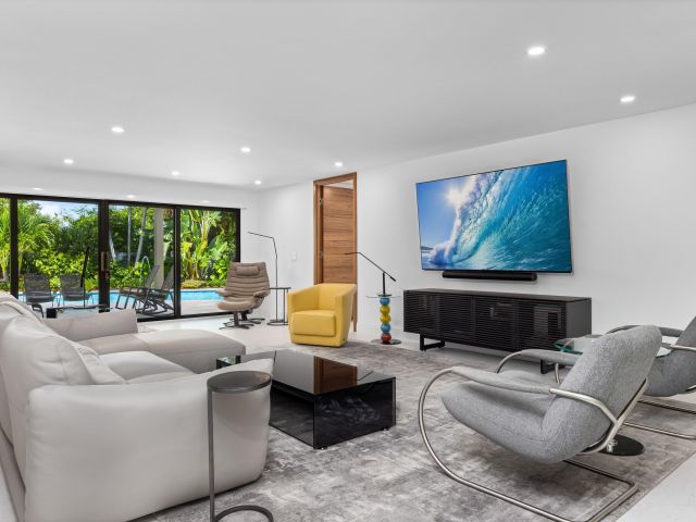 Home for sale at 843 NE Mulberry Drive - photo 6643998