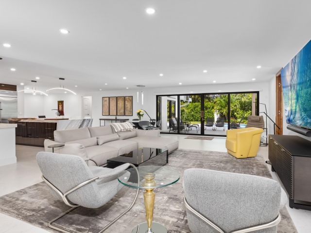 Home for sale at 843 NE Mulberry Drive - photo 6644001