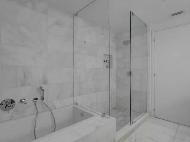 2-bedroom condo for sale in Fort Lauderdale - 401 N Birch Road 705 - MondialRealty