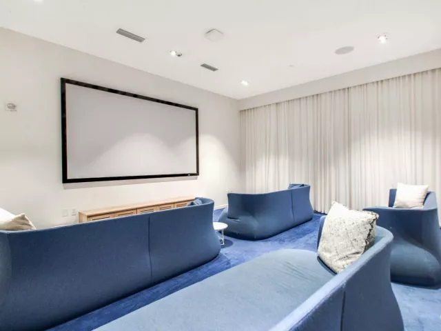 2-bedroom condo for sale in Fort Lauderdale - 401 N Birch Road 705 - MondialRealty