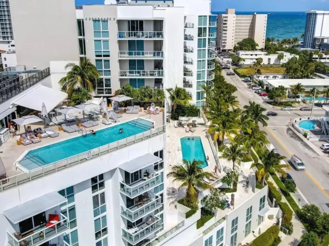 2-bedroom condo for sale in Fort Lauderdale - 401 N Birch Road 705 - MondialRealty