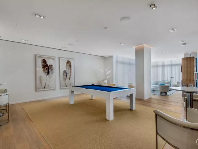 1-bedroom condo for sale in Fort Lauderdale - 401 N Birch Road 413 - MondialRealty