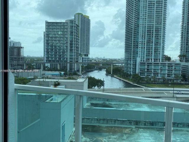 Apartment for rent  Unit #717 - photo 6638306