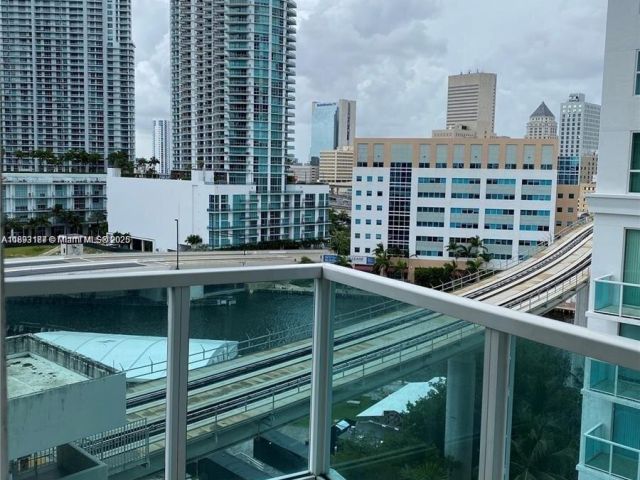 Apartment for rent  Unit #717 - photo 6638307