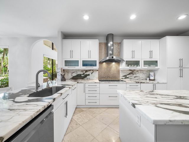 Home for sale at 4976 Bocaire Boulevard - photo 6649909