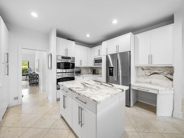 Home for sale at 4976 Bocaire Boulevard - photo 6649911