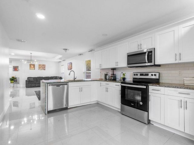 Home for sale at 625 Forest Hill Boulevard - photo 6637324