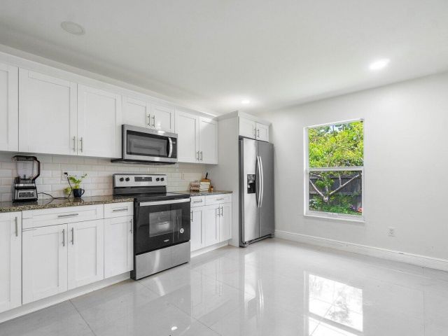 Home for sale at 625 Forest Hill Boulevard - photo 6637325