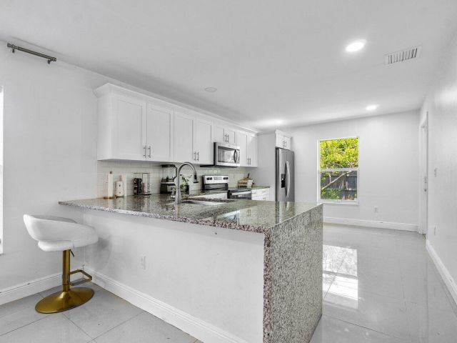 Home for sale at 625 Forest Hill Boulevard - photo 6637326