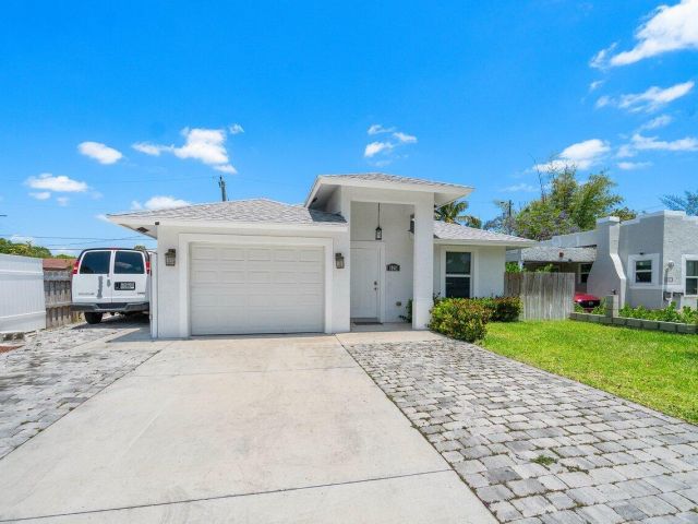 Home for sale at 625 Forest Hill Boulevard - photo 6637334