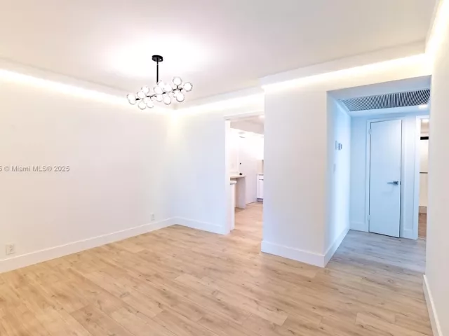 3-bedroom condo for sale in Hallandale Beach - 2030 S Ocean Dr 1127 - MondialRealty