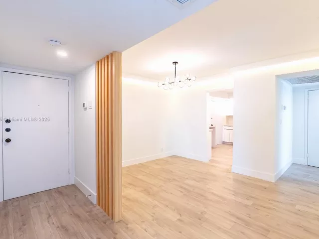 3-bedroom condo for sale in Hallandale Beach - 2030 S Ocean Dr 1127 - MondialRealty