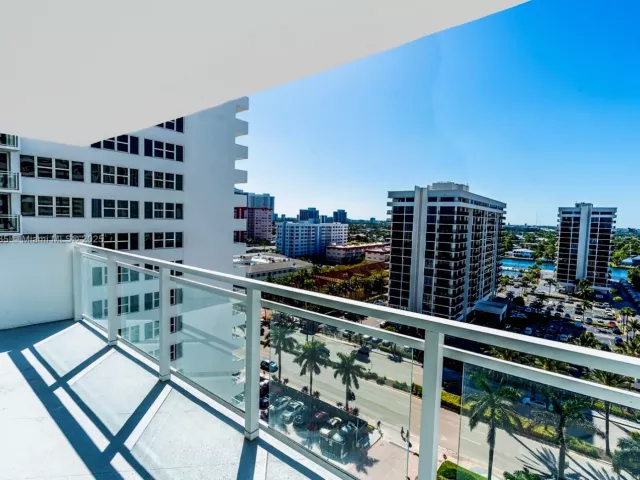 3-bedroom condo for sale in Hallandale Beach - 2030 S Ocean Dr 1127 - MondialRealty