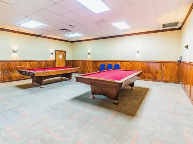 3-bedroom condo for sale in Hallandale Beach - 2030 S Ocean Dr 1127 - MondialRealty