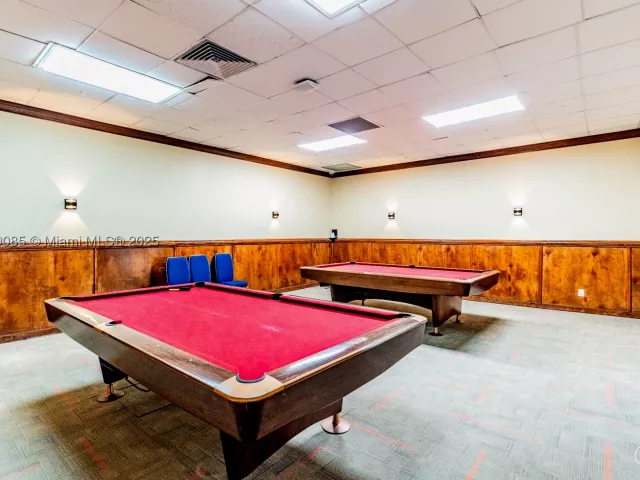 3-bedroom condo for sale in Hallandale Beach - 2030 S Ocean Dr 1127 - MondialRealty