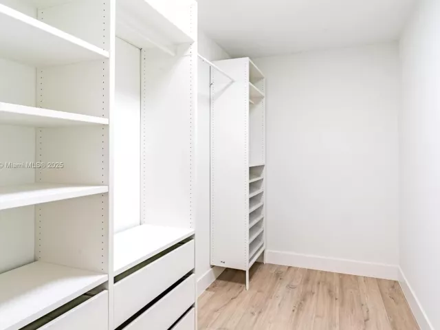 3-bedroom condo for sale in Hallandale Beach - 2030 S Ocean Dr 1127 - MondialRealty