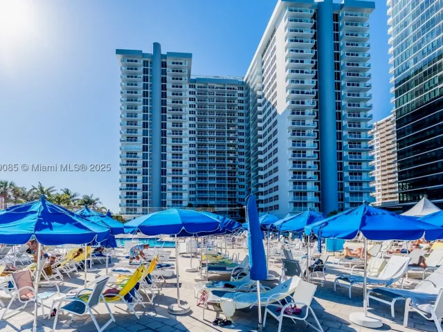 3-bedroom condo for sale in Hallandale Beach - 2030 S Ocean Dr 1127 - MondialRealty