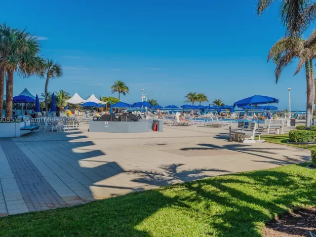 3-bedroom condo for sale in Hallandale Beach - 2030 S Ocean Dr 1127 - MondialRealty