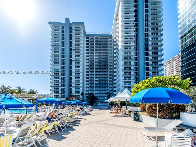 3-bedroom condo for sale in Hallandale Beach - 2030 S Ocean Dr 1127 - MondialRealty