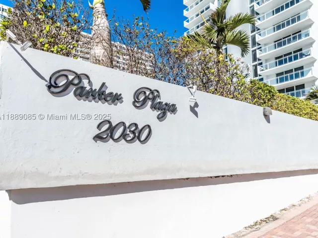 3-bedroom condo for sale in Hallandale Beach - 2030 S Ocean Dr 1127 - MondialRealty